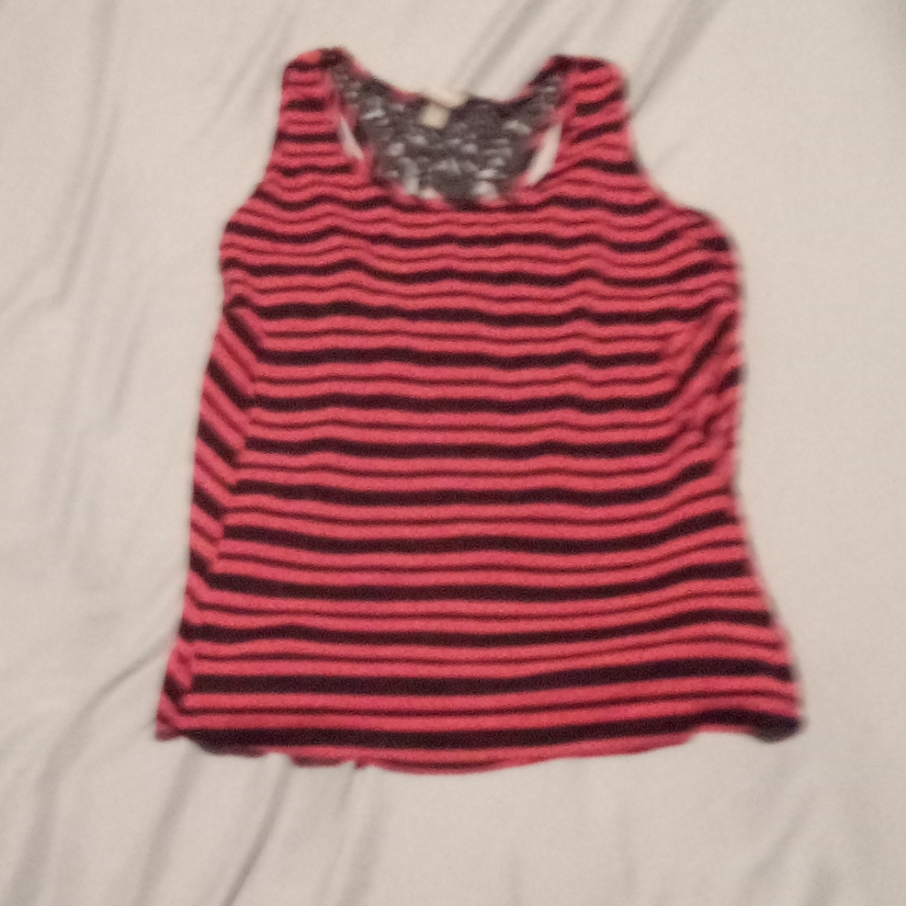 🐬Red and black top